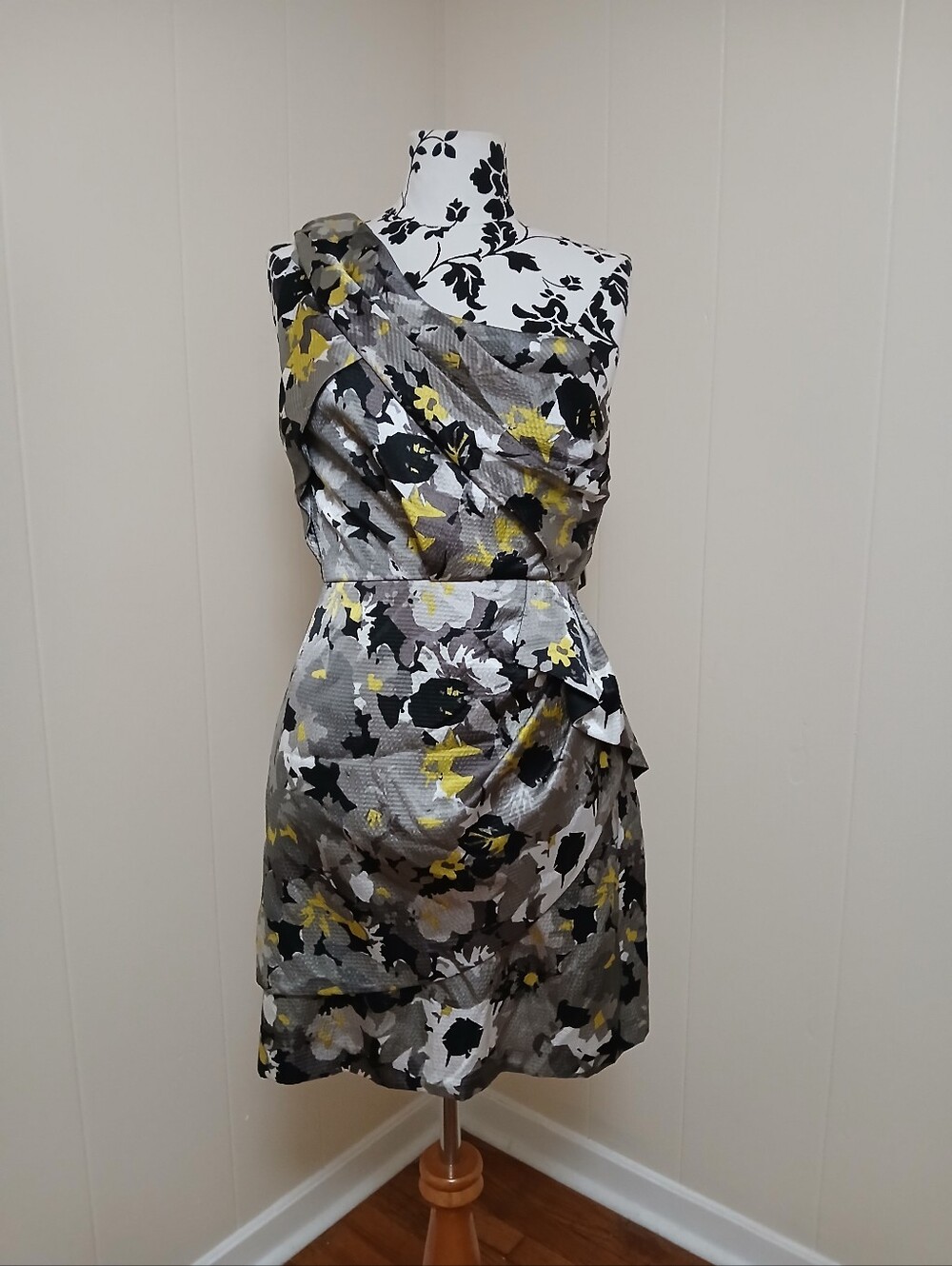 Max And Cleo One-Shoulder Floral Cocktail Dress in Gray and Yellow